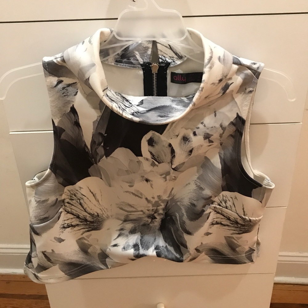 Ally Floral Crop Top